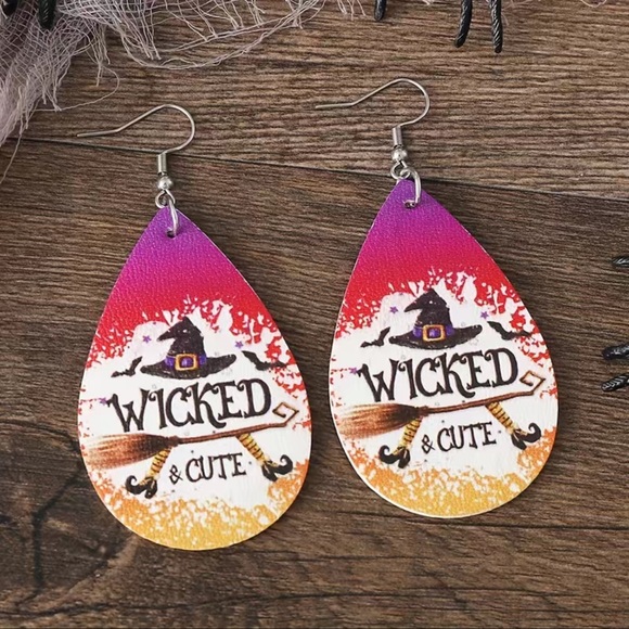 NIP FALL Wicked Cute Witch FAUX LEATHER Earrings - Picture 4 of 4